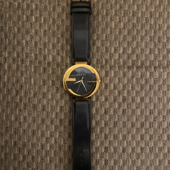 Gucci watch - Picture 1 of 3